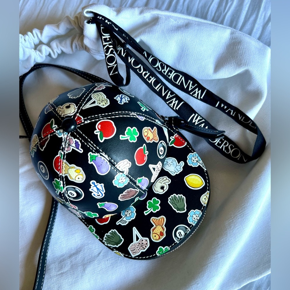 JW Anderson Black medium Leather Cap Bag - Picture 8 of 10